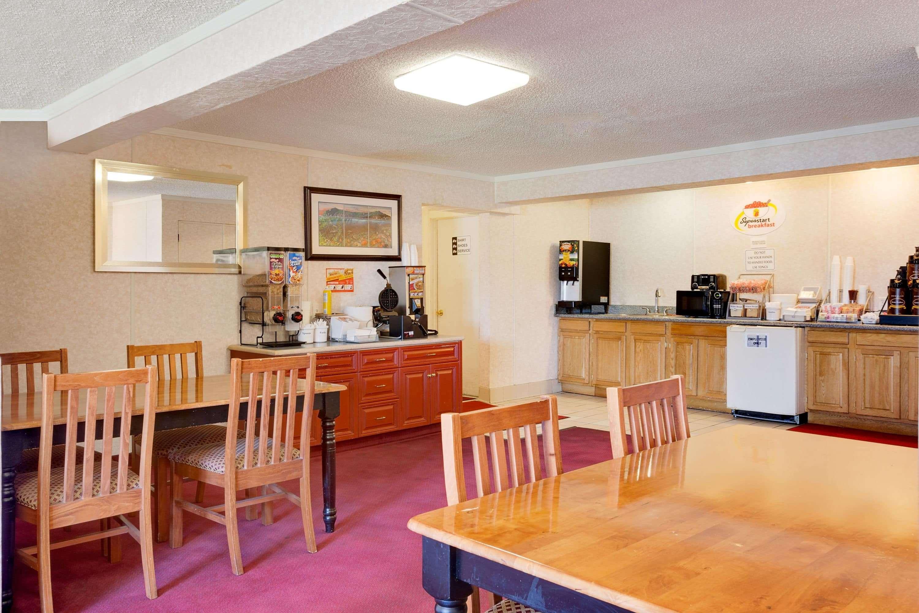 Super 8 By Wyndham Eureka Hotel Buitenkant foto