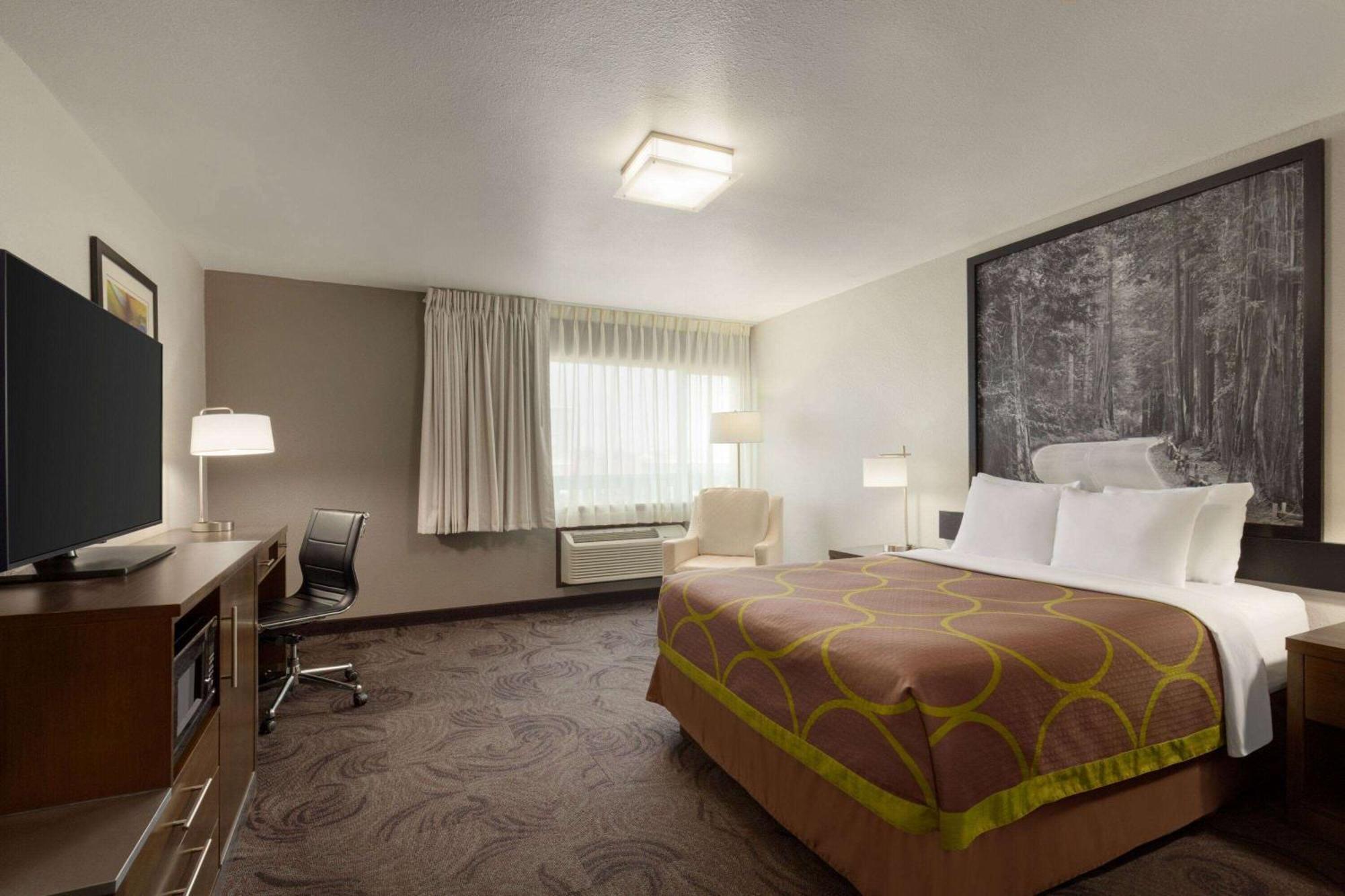 Super 8 By Wyndham Eureka Hotel Buitenkant foto