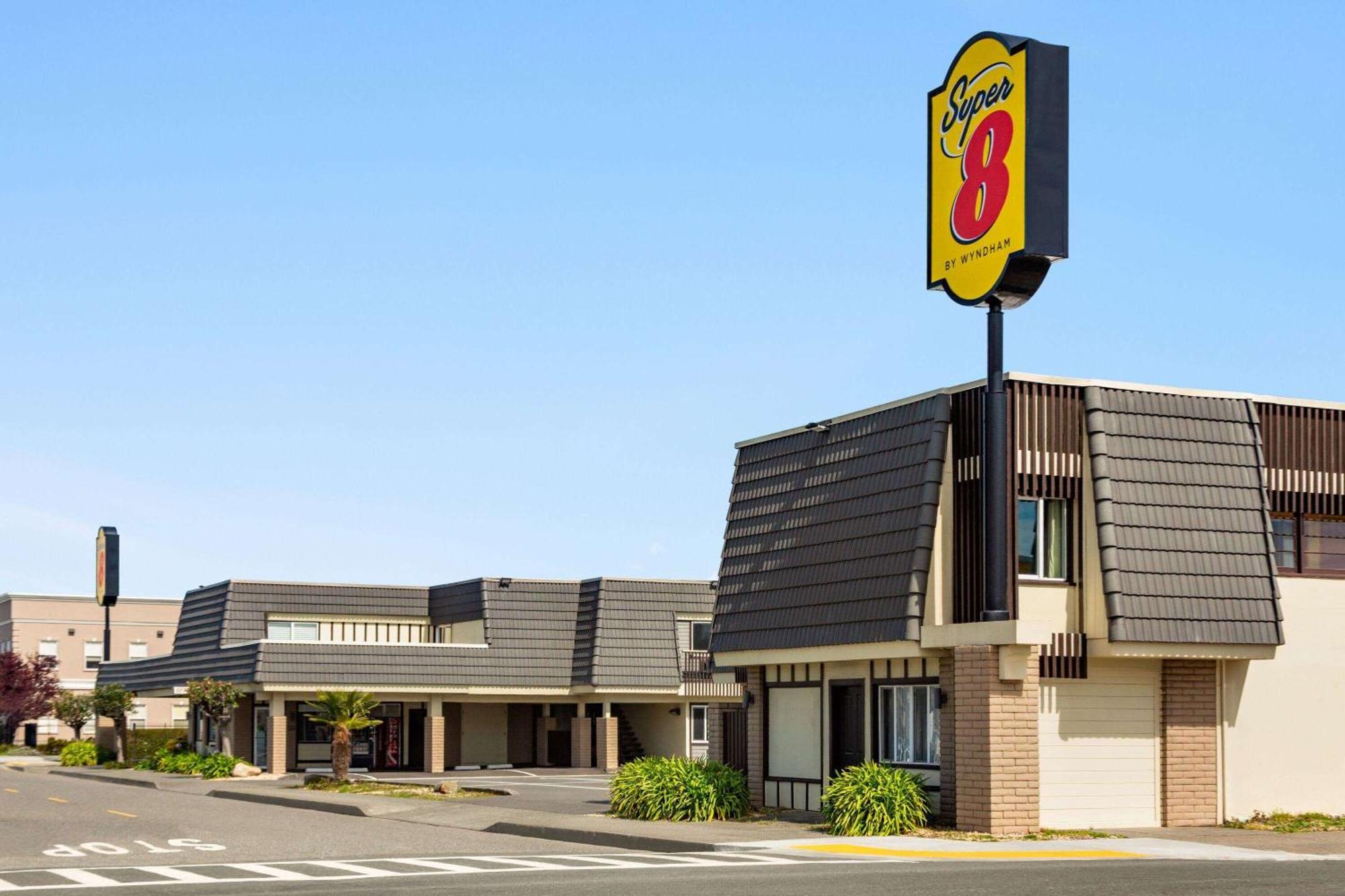 Super 8 By Wyndham Eureka Hotel Buitenkant foto